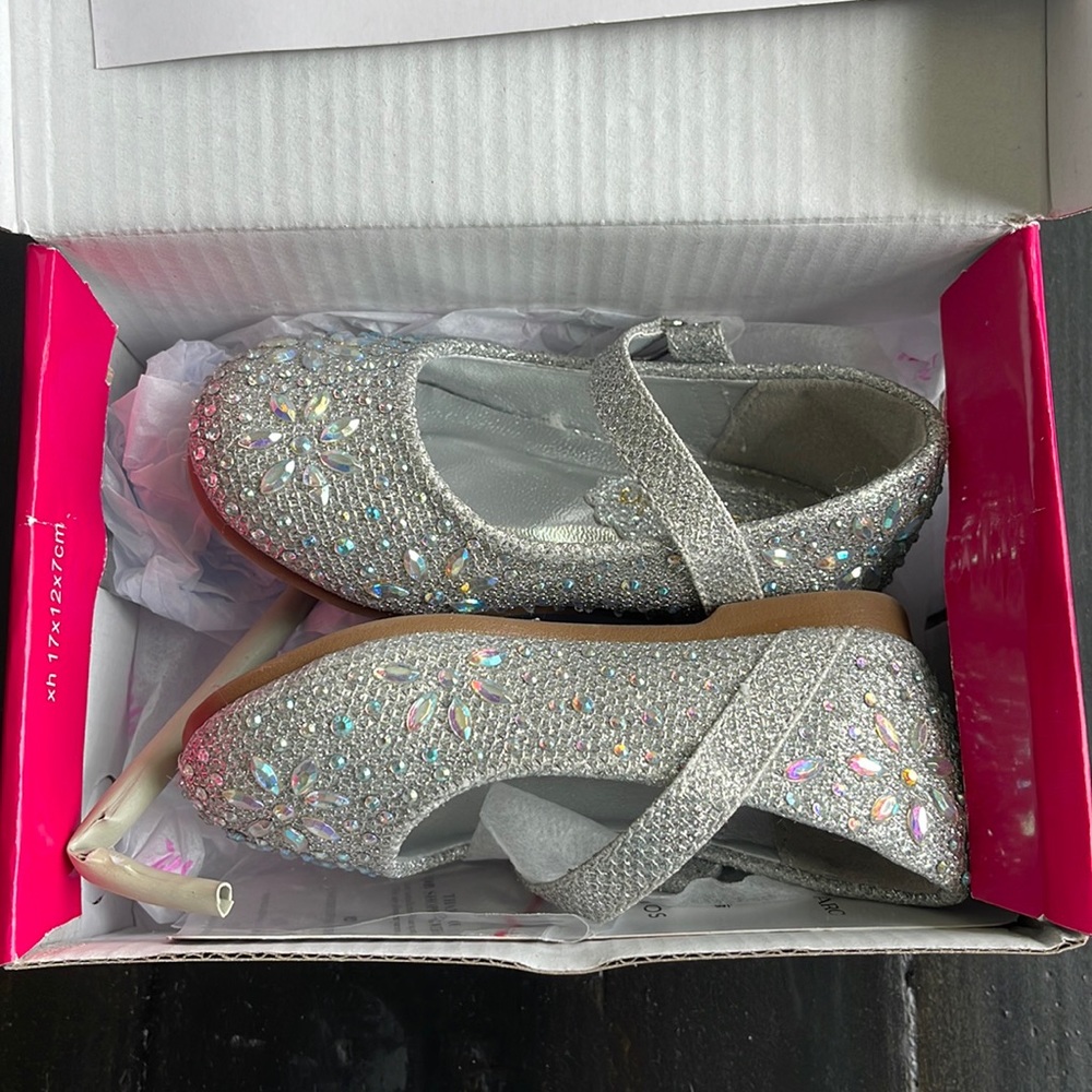 Little girls size 4T Glitter flats